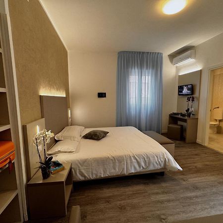 Hotel Etna Caorle Exterior photo