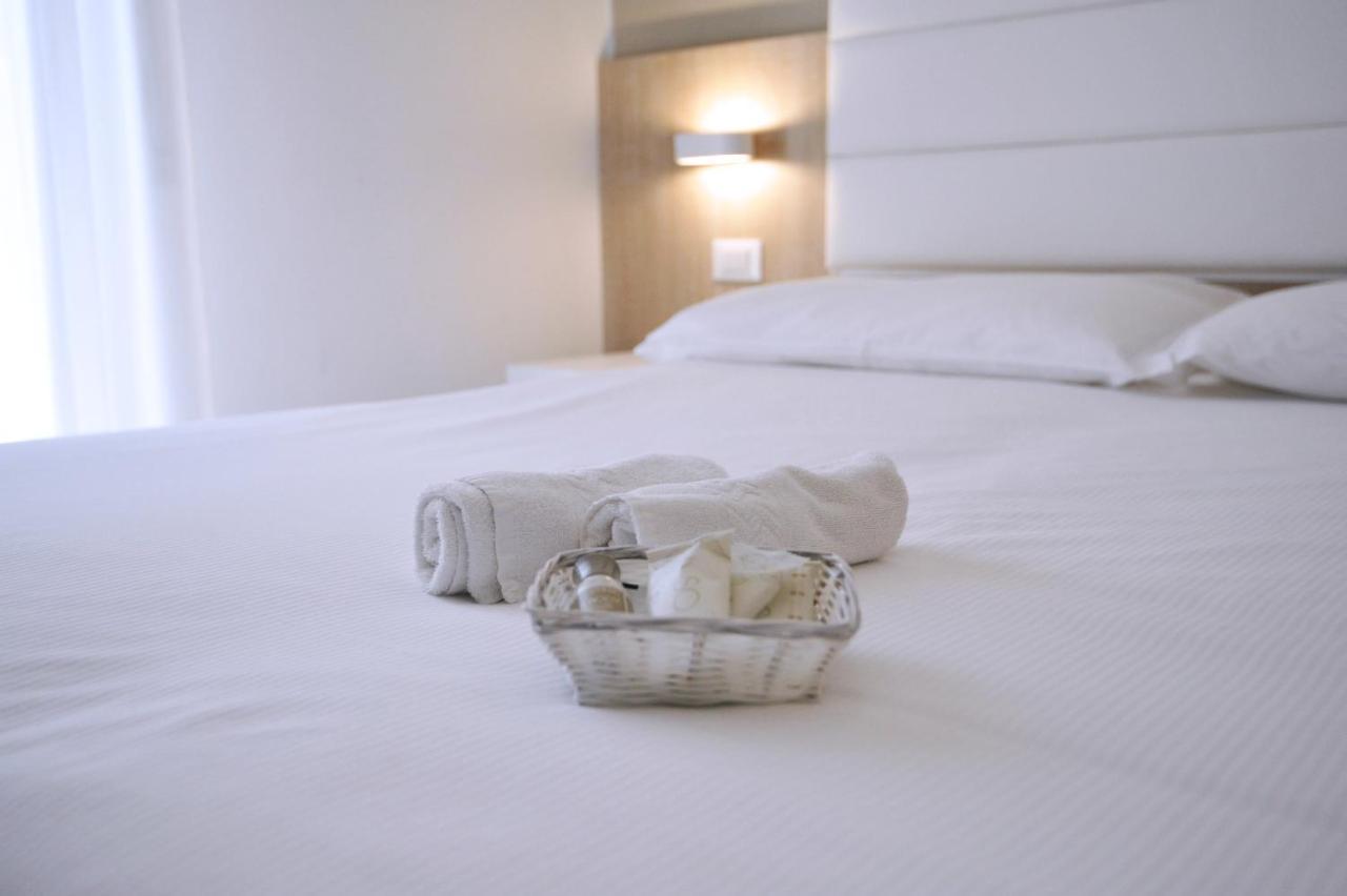 Hotel Etna Caorle Exterior photo