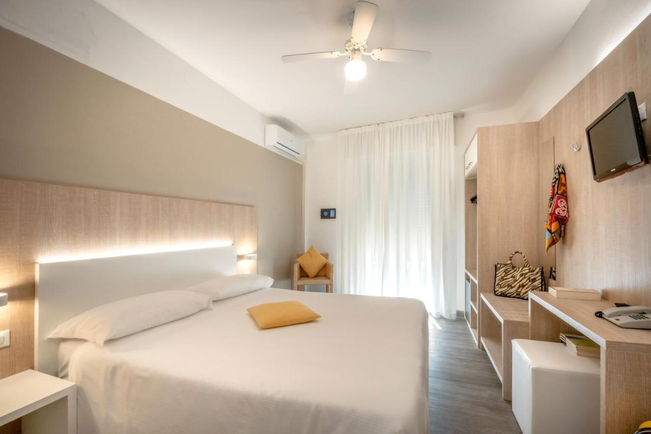 Hotel Etna Caorle Exterior photo