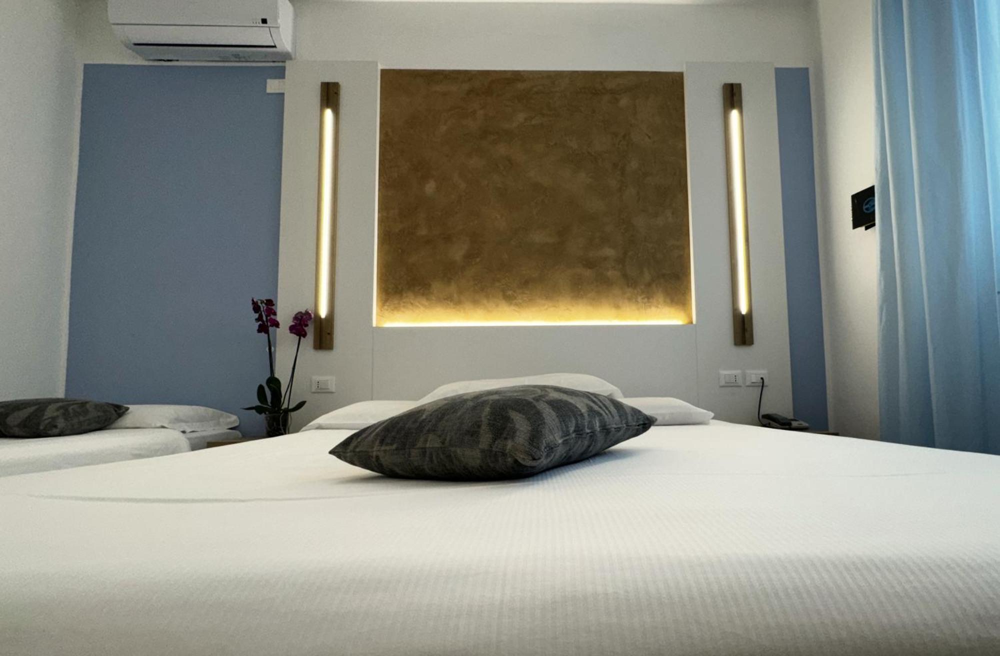 Hotel Etna Caorle Exterior photo