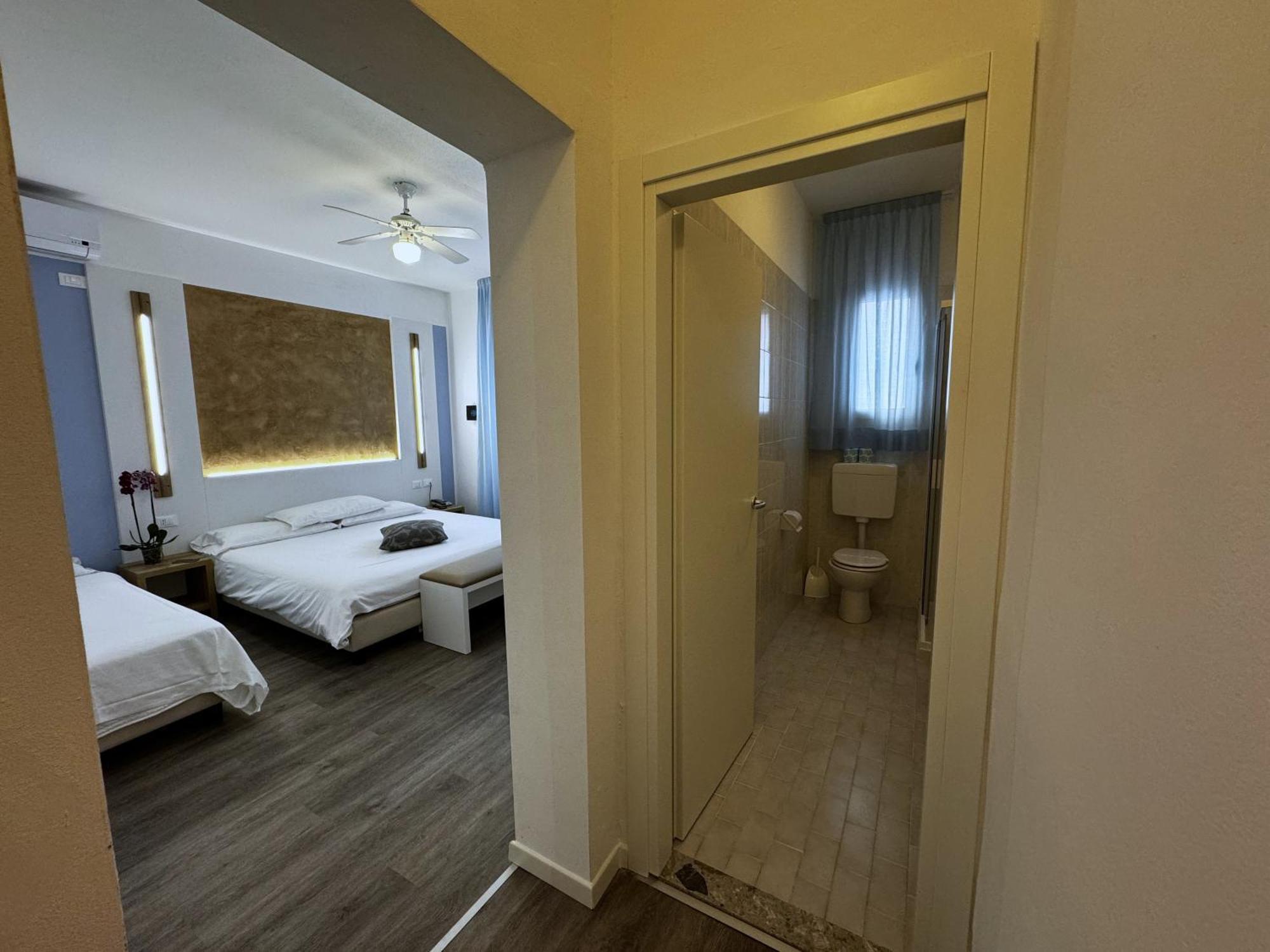 Hotel Etna Caorle Exterior photo