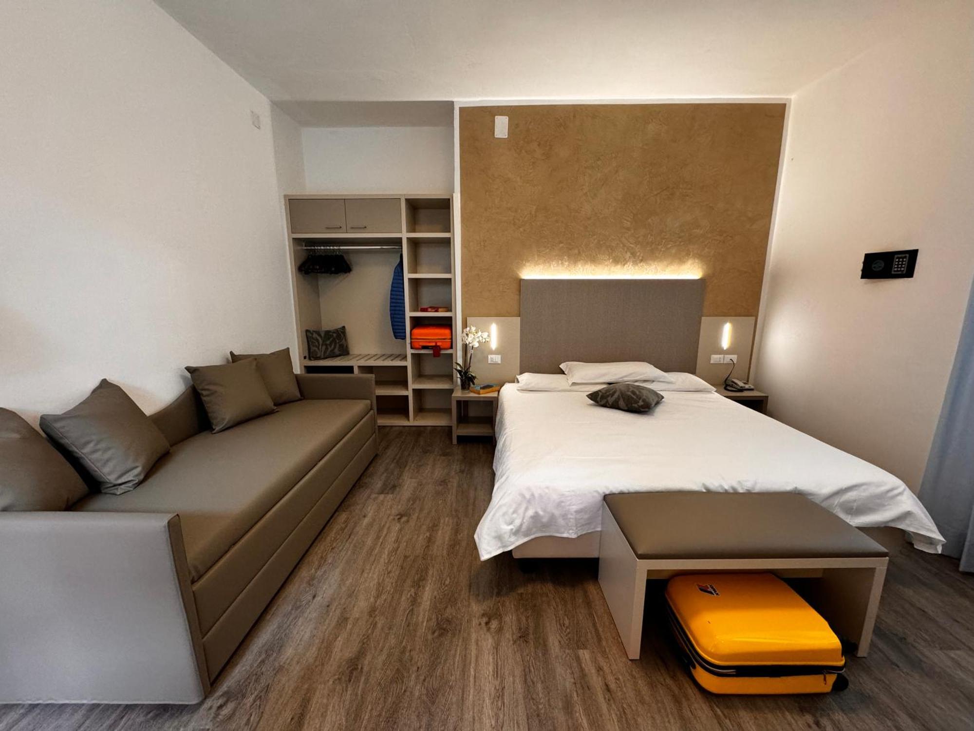 Hotel Etna Caorle Exterior photo